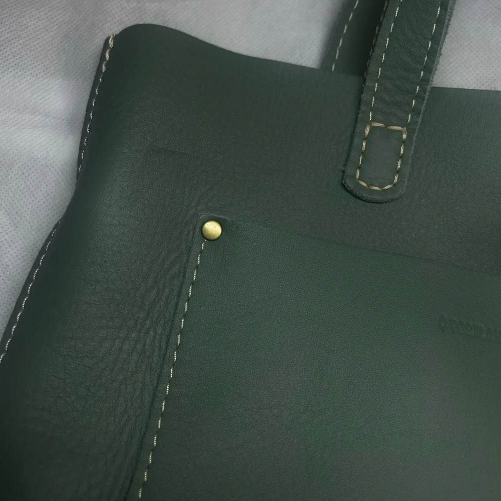 Portland Leather Green Tote Bag with Minimalist Design - Picture 3 of 11